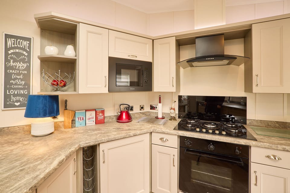 Crucible Lodge, Allerthorpe Golf & Country Park, York - Host & Stay