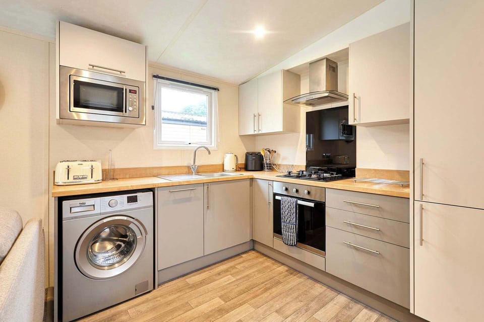Springwood Lodge, Allerthorpe Golf & Country Park, York - Host & Stay