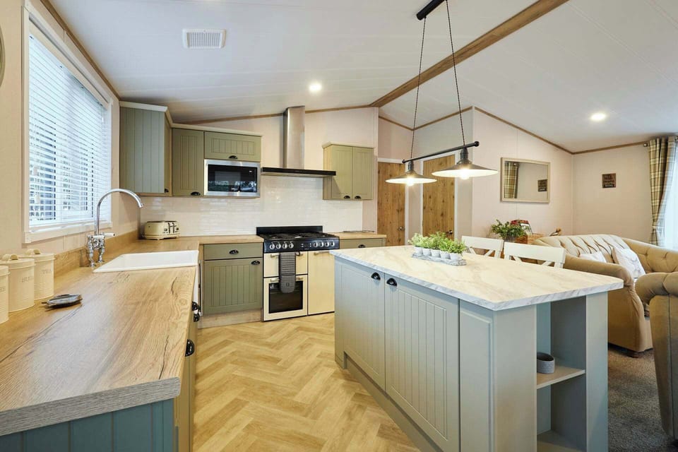 Cherry Lodge, Allerthorpe Golf & Country Park, York - Host & Stay