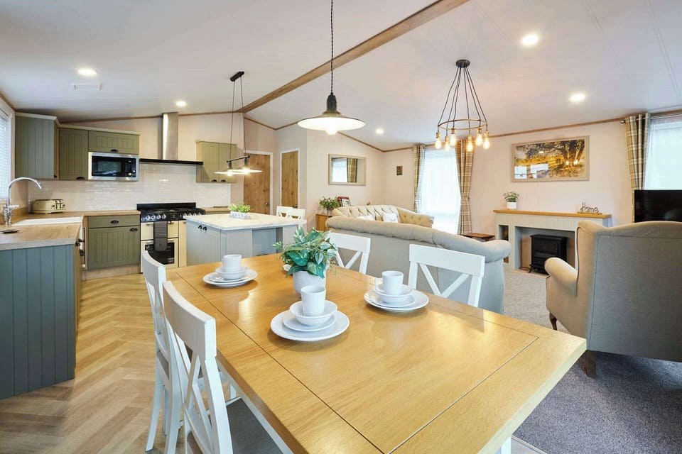 Cherry Lodge, Allerthorpe Golf & Country Park, York - Host & Stay