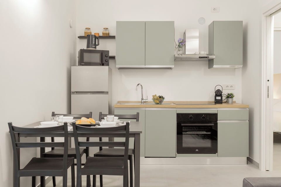 Dining Room, Kitchen