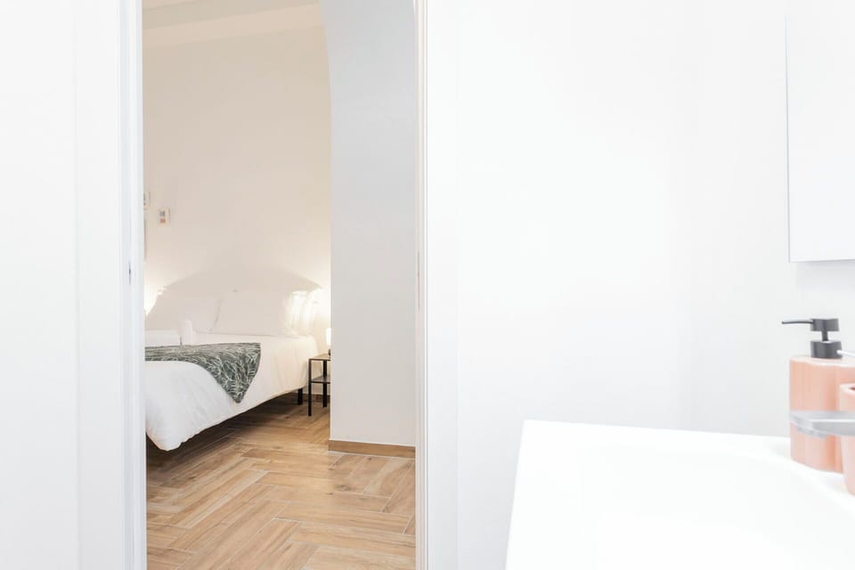 Bathroom, Living Room
