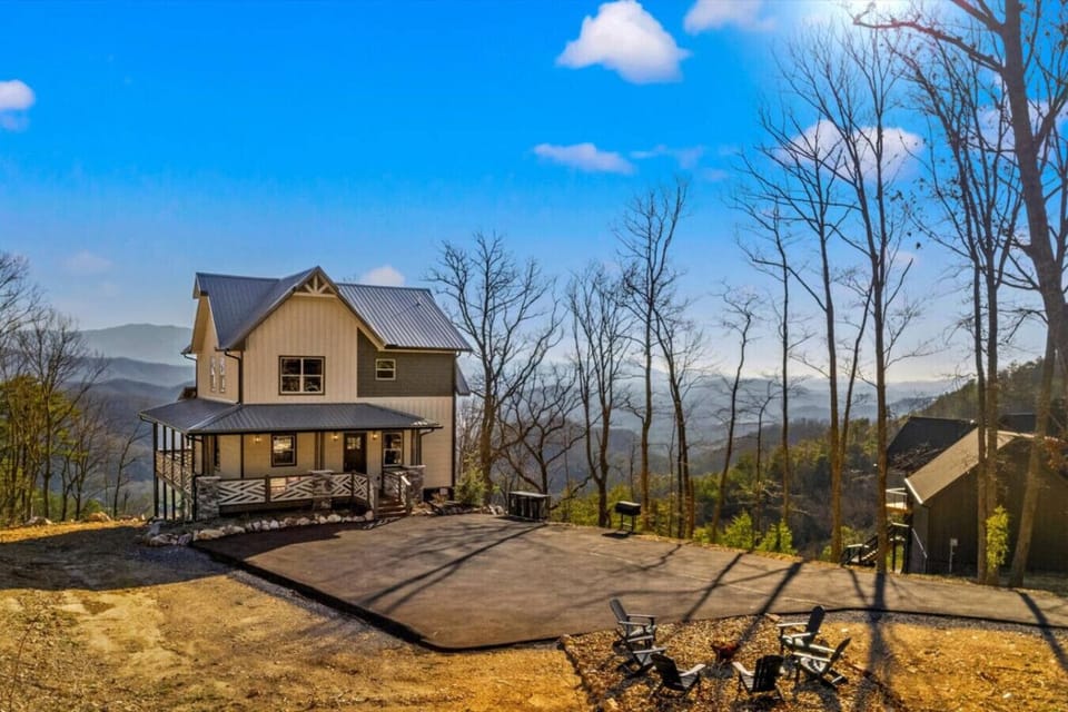 Welcome to Smoky Mountain Hideaway.