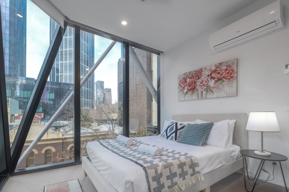 2BR1BA apt in Melbourne CBD Pool+Gym and Wi-Fi Apartment in Melbourne