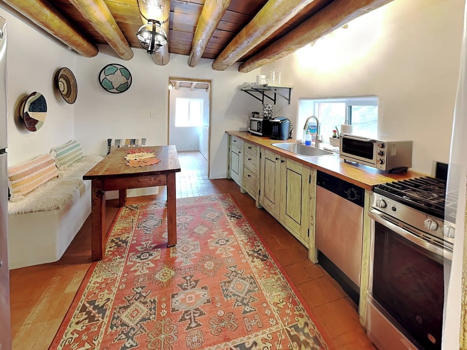 Full Kitchen - Stainless Steel Appliances