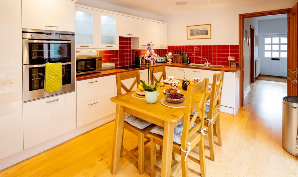 Kitchen with dining table