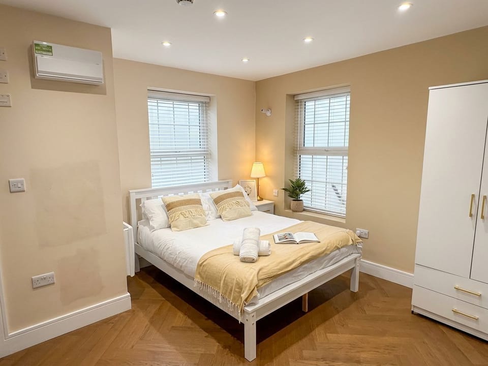 Comfortable Stay • Great Location • Easy Transport