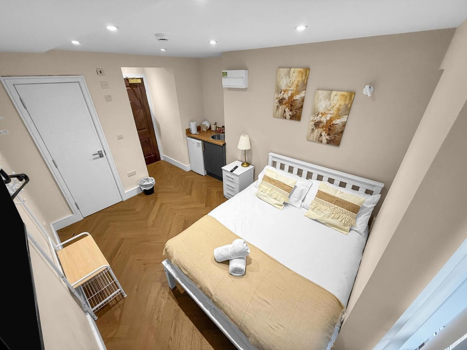 Comfortable Stay • Great Location • Easy Transport