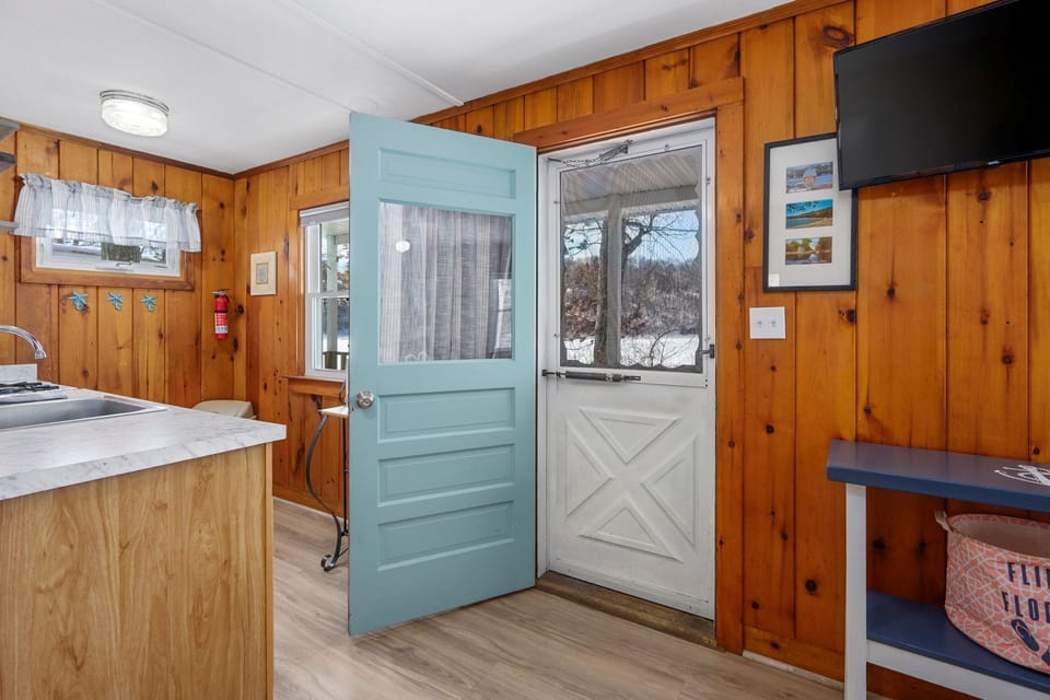 Entry into the cottage