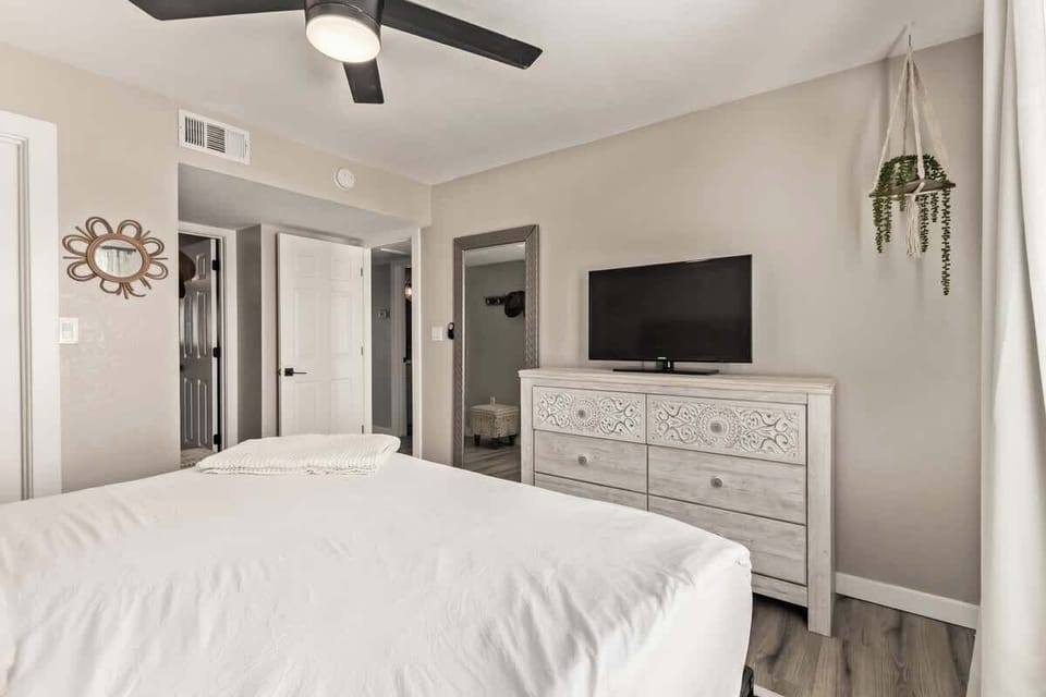 Rest easy on hotel-quality sheets and duvets for a comfortable and refreshing night’s sleep.