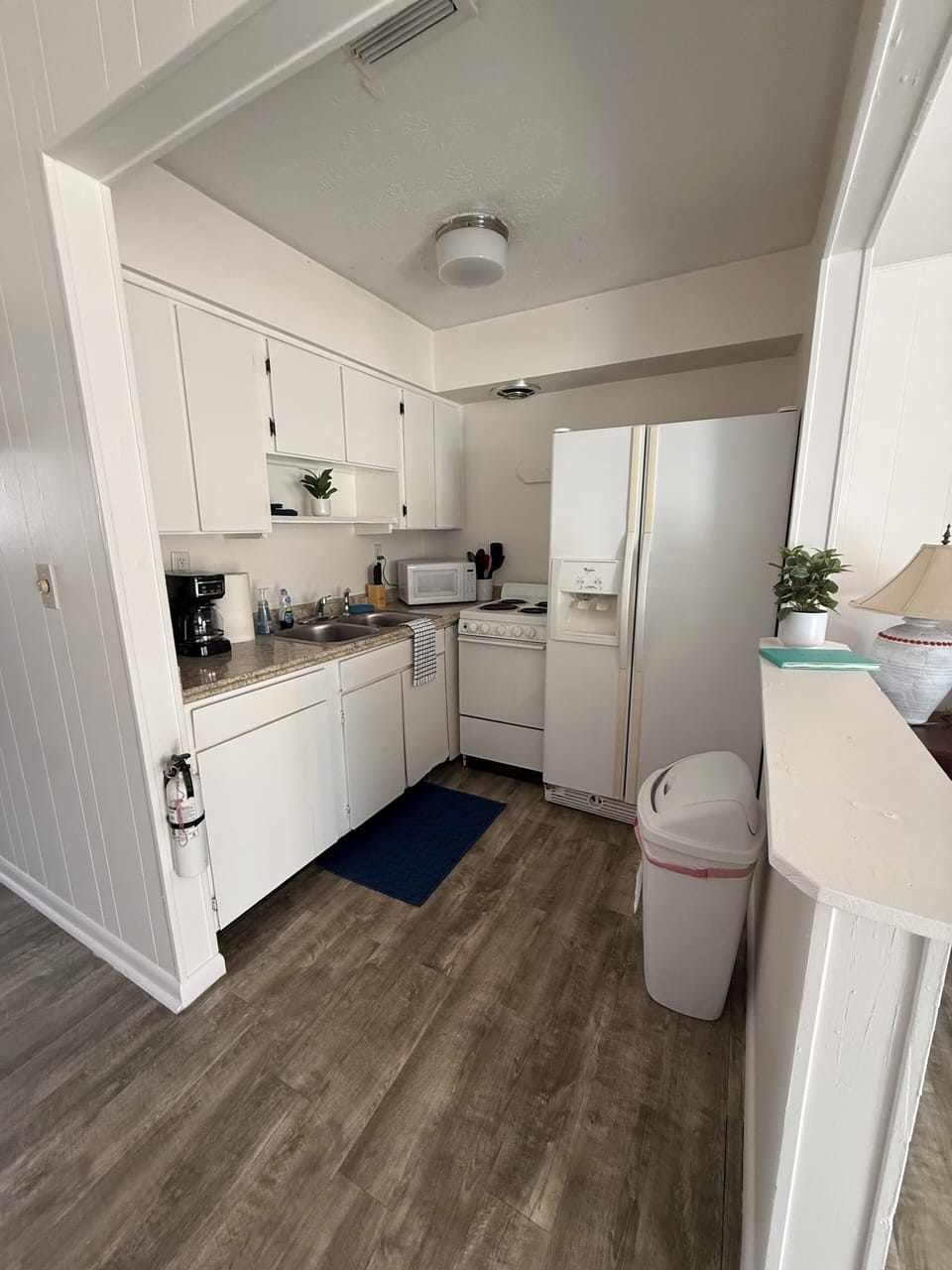 Little Blue Eleven - steps to the beach! Apartment in Saint Augustine Beach