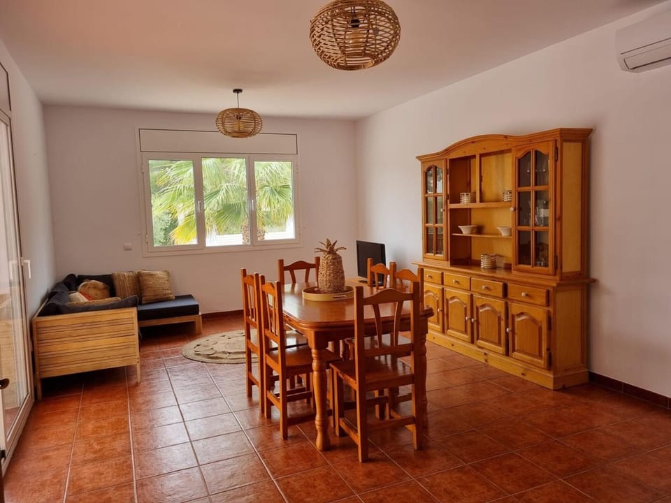 Cozy Villa in Sant Jordi House in Baix Ebre