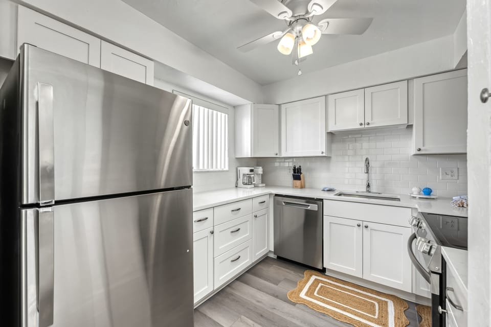 Fully Stocked Kitchen – Dine In or Pack a Beach Picnic