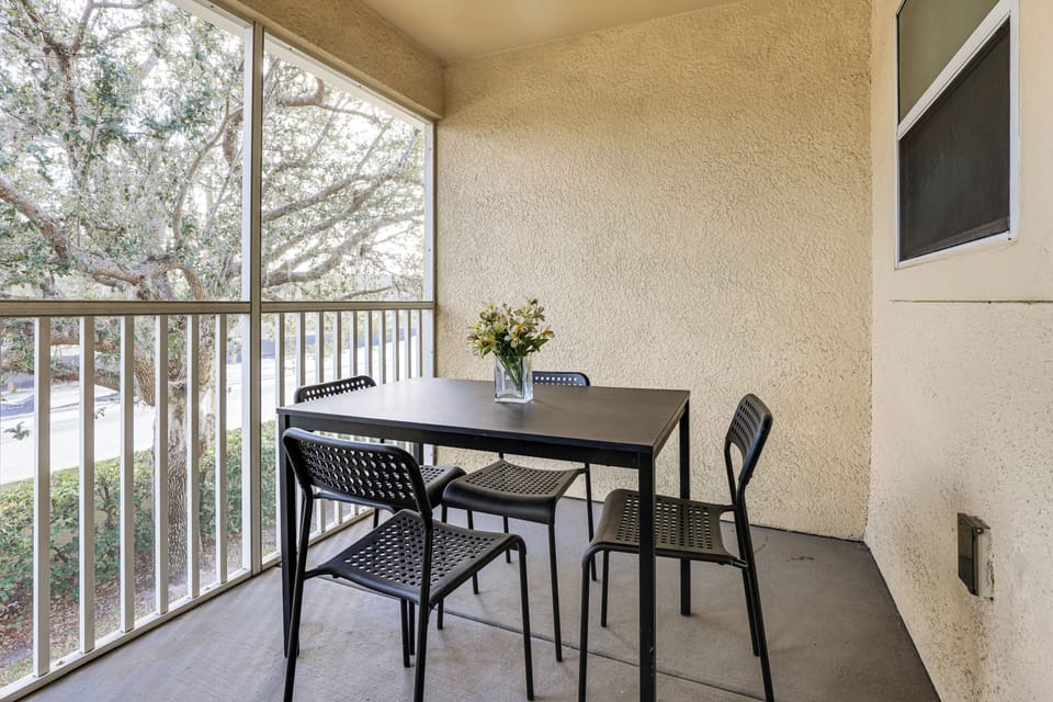 Screened Balcony