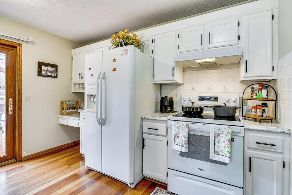 Kitchen | Main Level