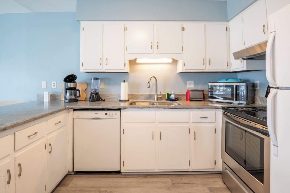Right Side-Kitchen with Granite Counters