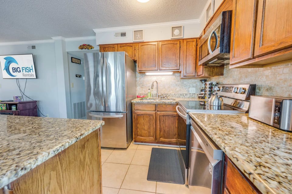 Large Kitchen Area
