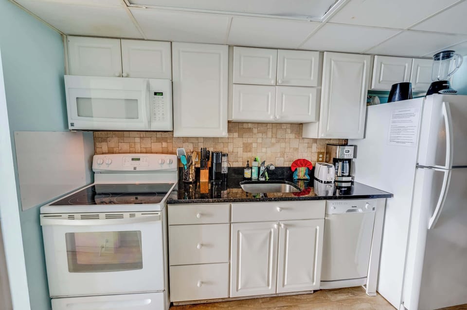  Kitchen for Easy Dining 🍽️