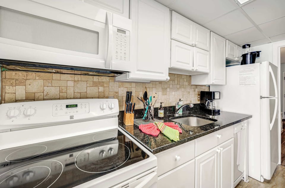 Large Kitchen Area
