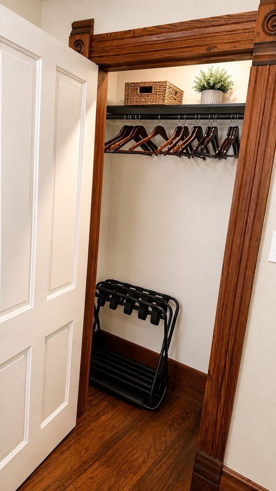 queen room closet