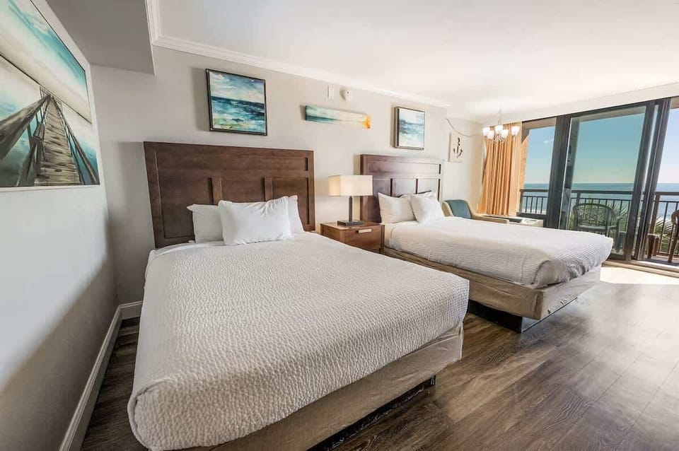 Room with Stunning Views☀️