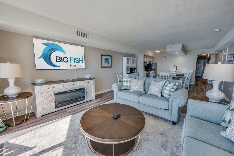 Amazing Living Room with Stunning Views🌊☀️

