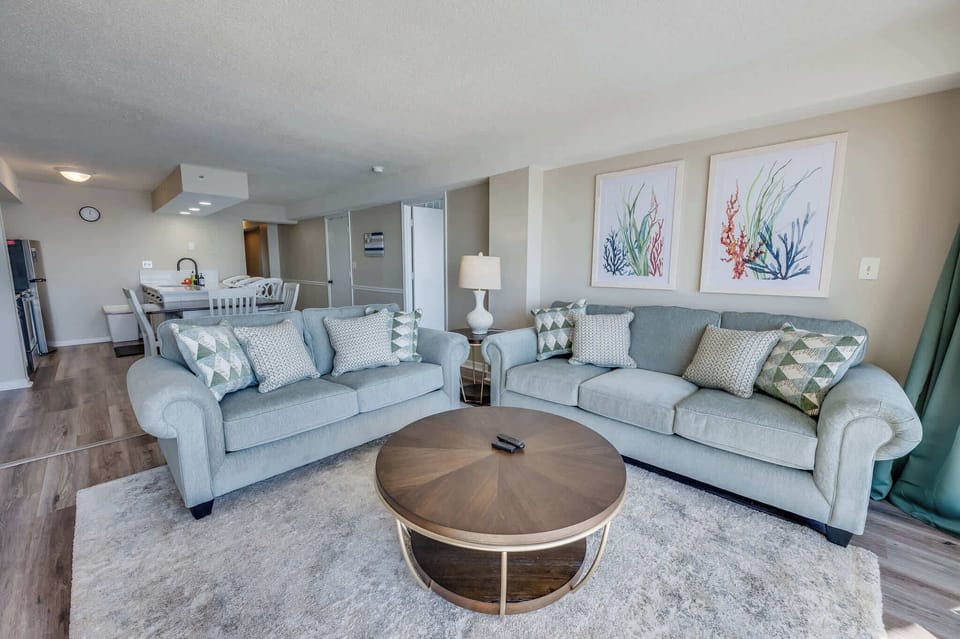 Amazing Living Room with Stunning Views🌊☀️
