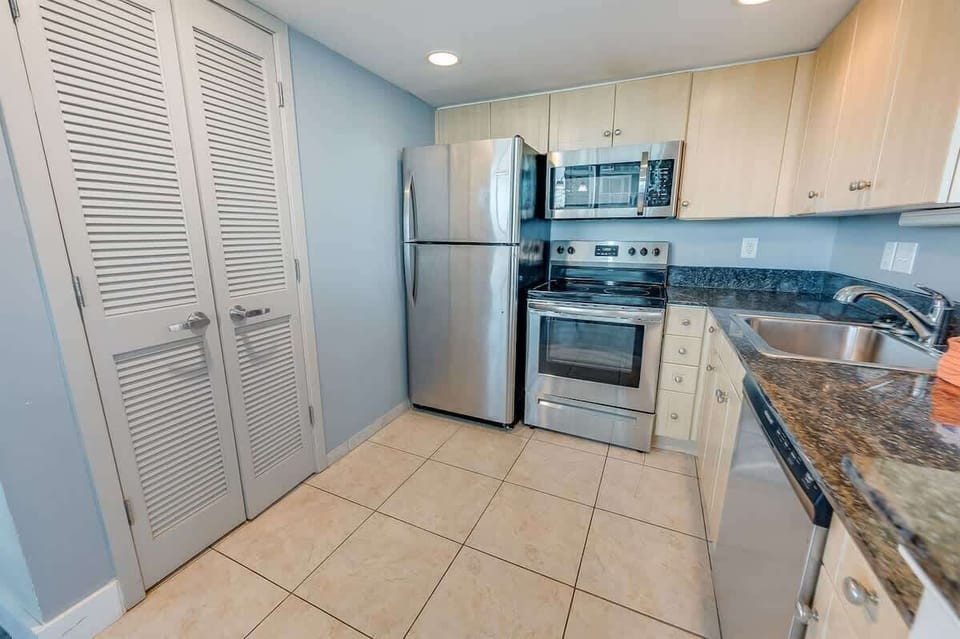 Large Kitchen Area