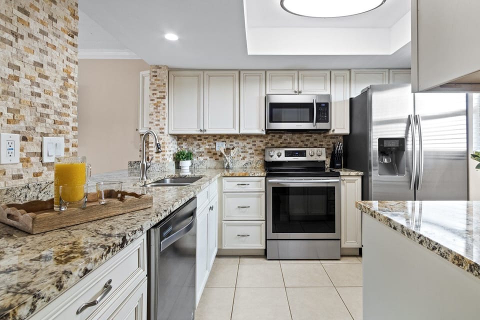 Fully equipped kitchen with everything you need to make your favorite meals!