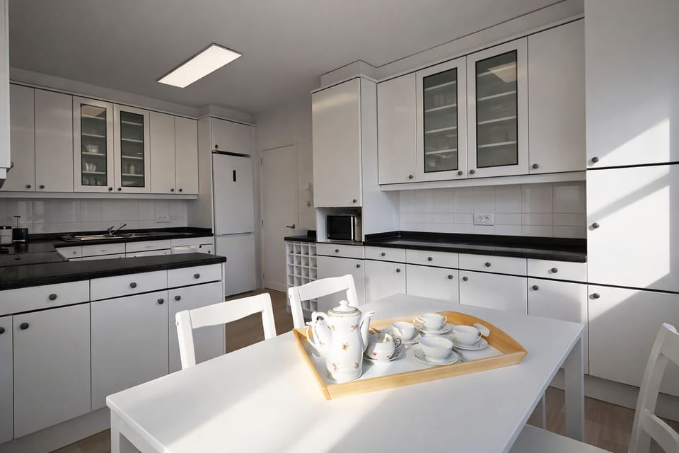 Kitchen or kitchenette,Dining area
