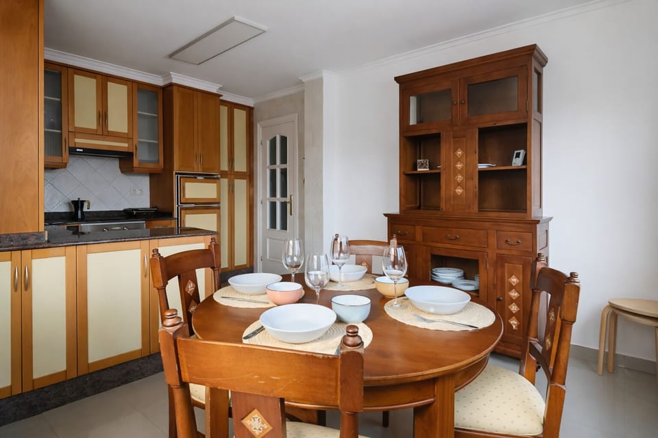 Kitchen or kitchenette,Dining area
