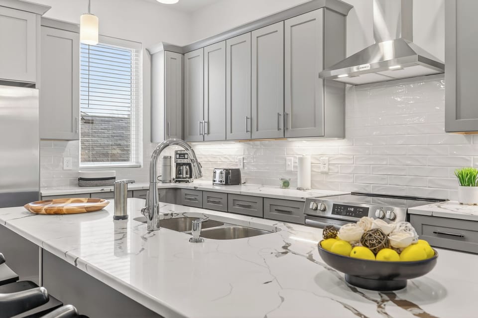 Large kitchen perfect for gatherings