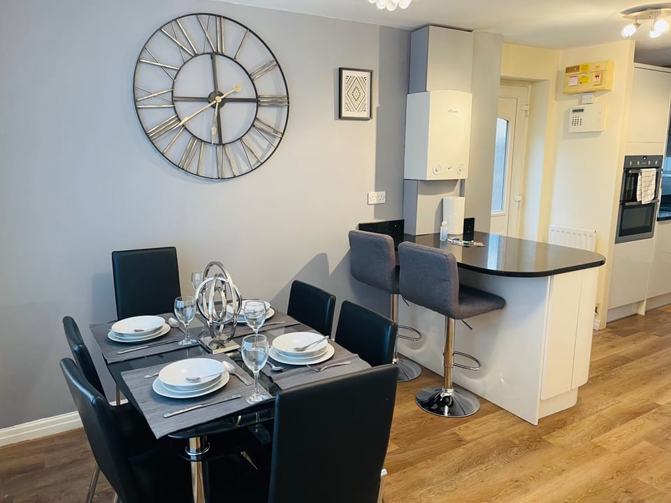 Dining area for all guests to eat comfortably