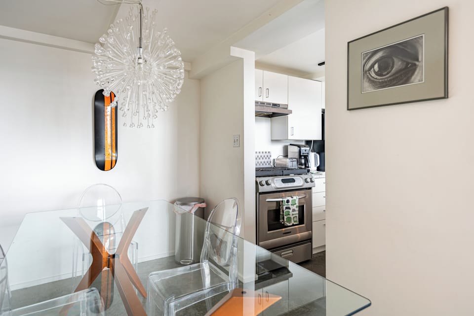 Eagles Nest Loft in East Vancouver. Two storey view loft. Apartment in Vancouver
