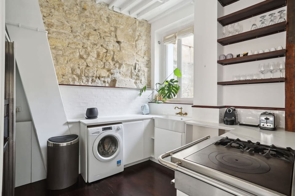 The kitchen is fully equipped to prepare a simple meal