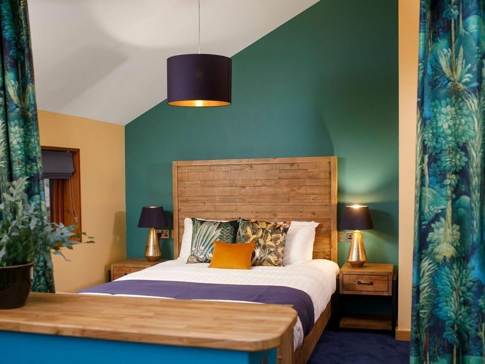 Glentress Forest Golden Oak Hideaway