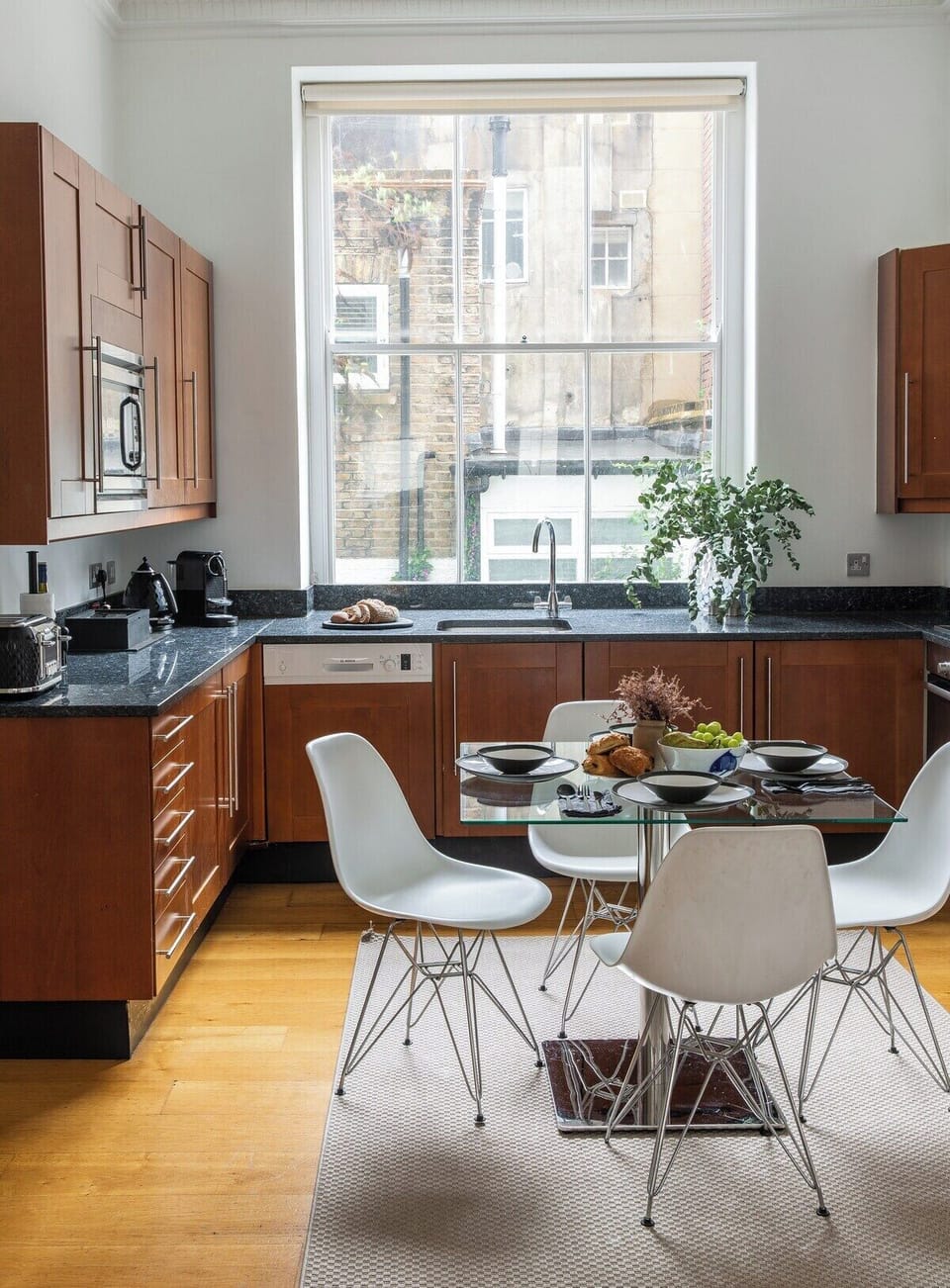 Kitchen with dining table