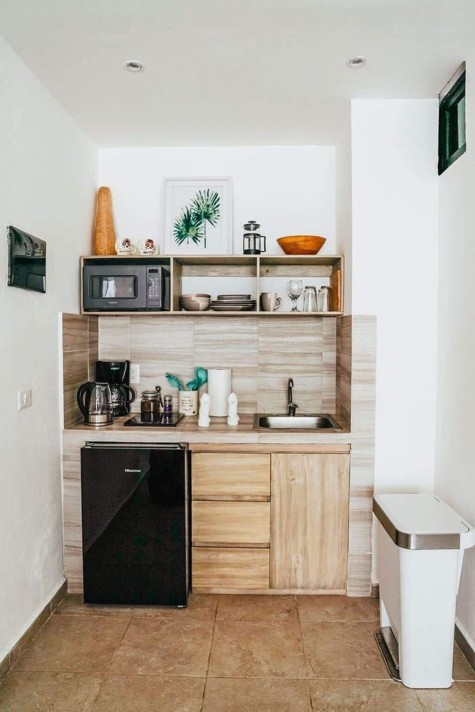 Kitchenette for your basic food preparation