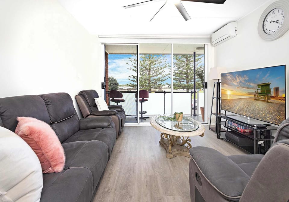 Reddall Waterside Stay |  Free Wifi