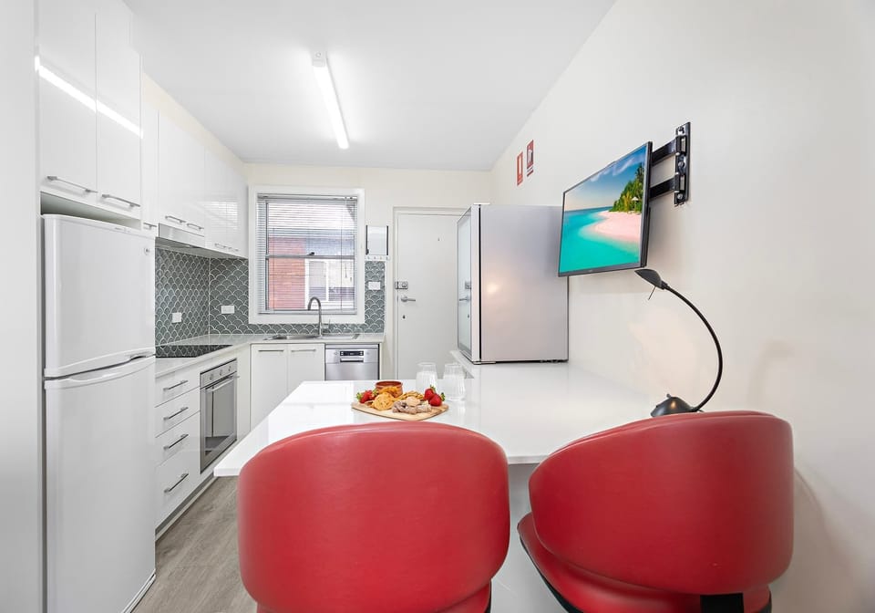 Reddall Waterside Stay |  Dining Space on Kitchen Bench