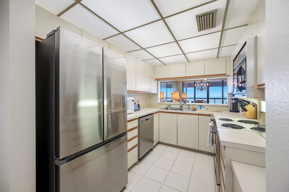 Large kitchen with gulf views and stainless appliances