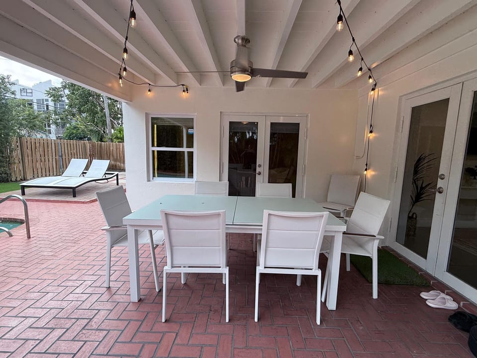 Outdoor dining