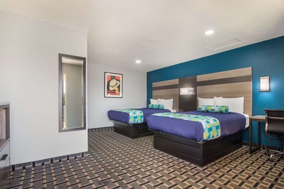 Unit with 2 Double Beds