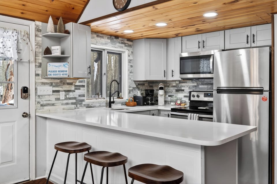 Modern kitchen with a spacious breakfast bar.