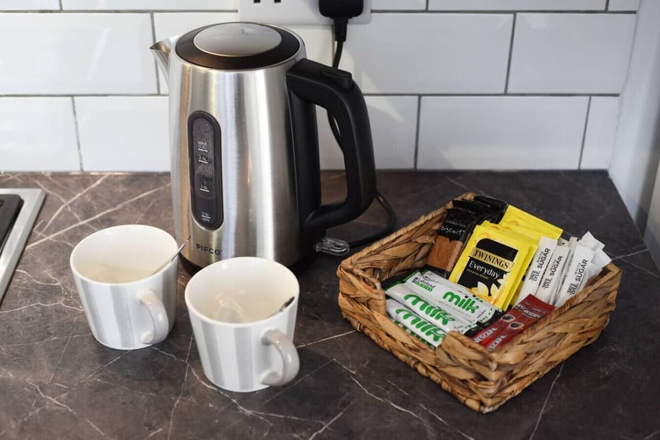 Kettle and Sweets