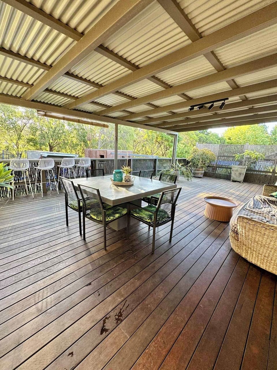 Outdoor dining