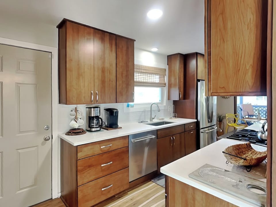 Eat-In Kitchen