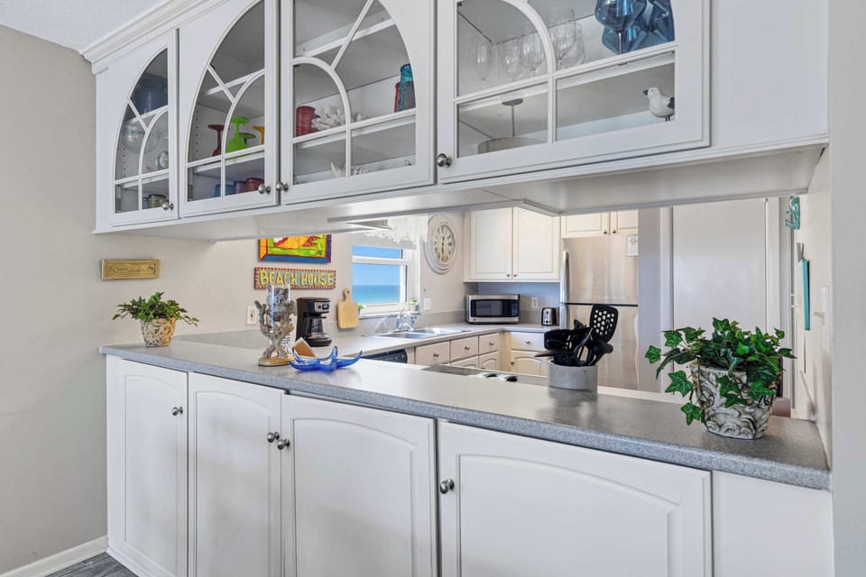 Dining/kitchen