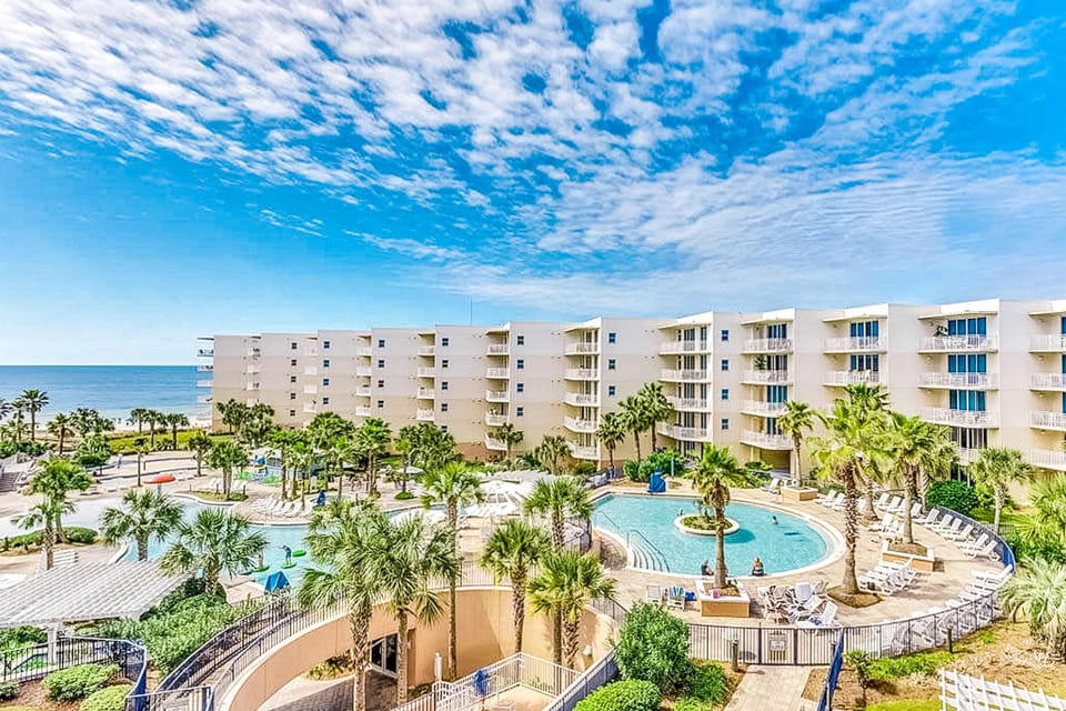 Island condo with pool, Gulf-view balcony, lazy river, beach access, & bunk beds Apartment in Okaloosa Island