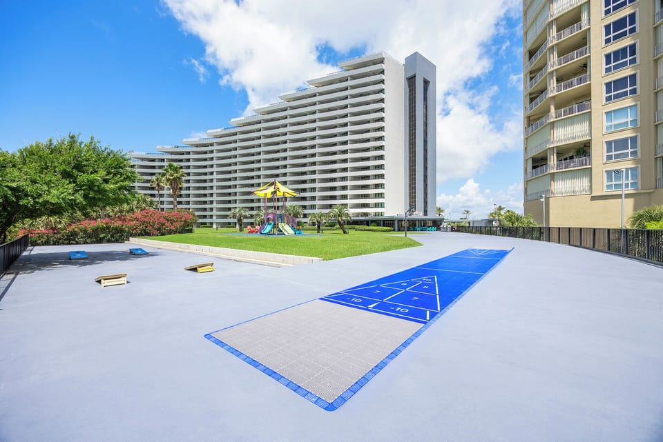 Edgewater Shuffleboard